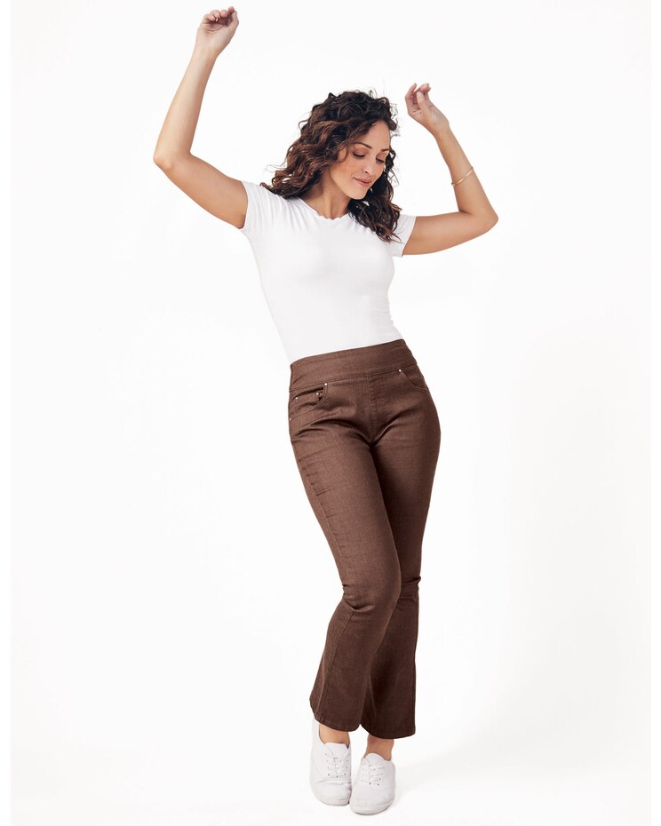 DenimEase™ Flat-Waist Bootcut Jeans image number 3