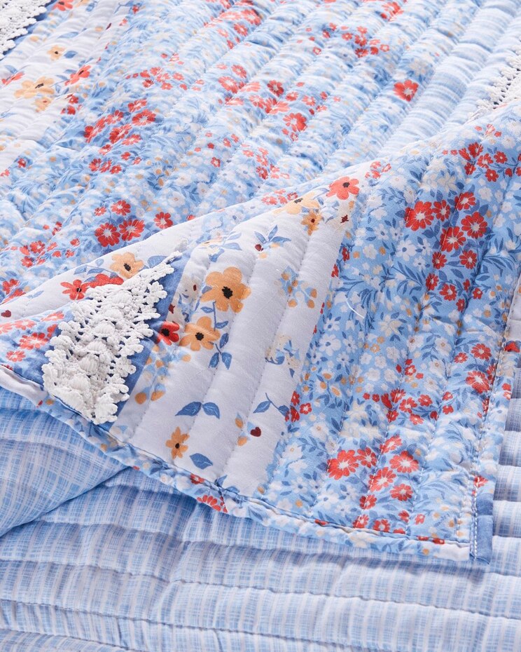 Betty Quilt Set image number 2