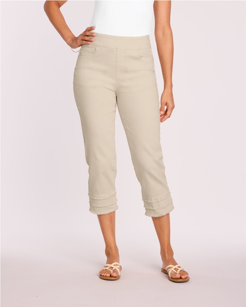 DenimEase™ Frayed Hem Crop Jeans