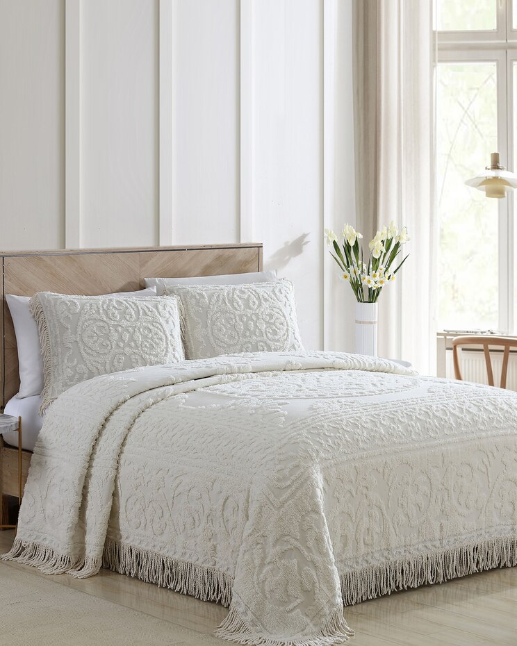 Medallion Chenille Bedspread image number 1