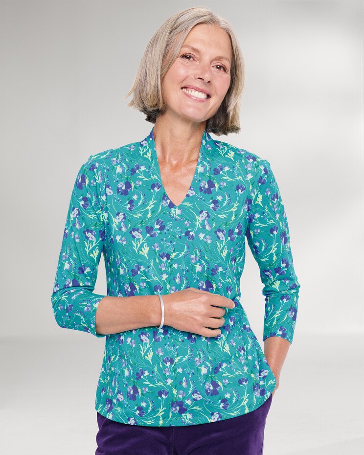 Prima™ Cotton Holiday Print Narrow-V Tee image number 1