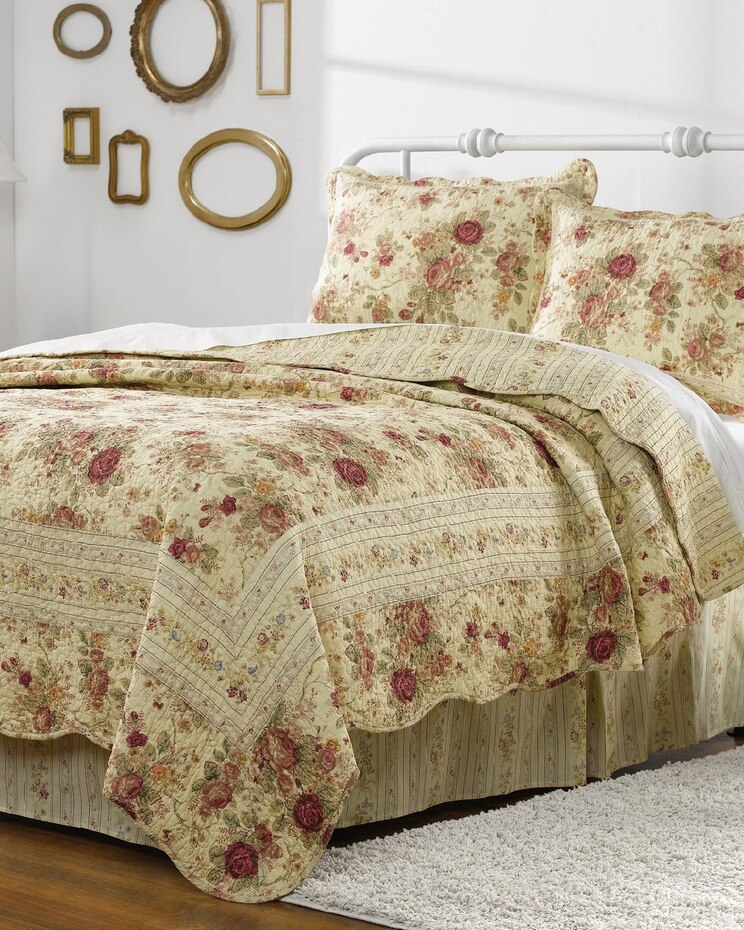 Antique Rose Quilt Set image number 1