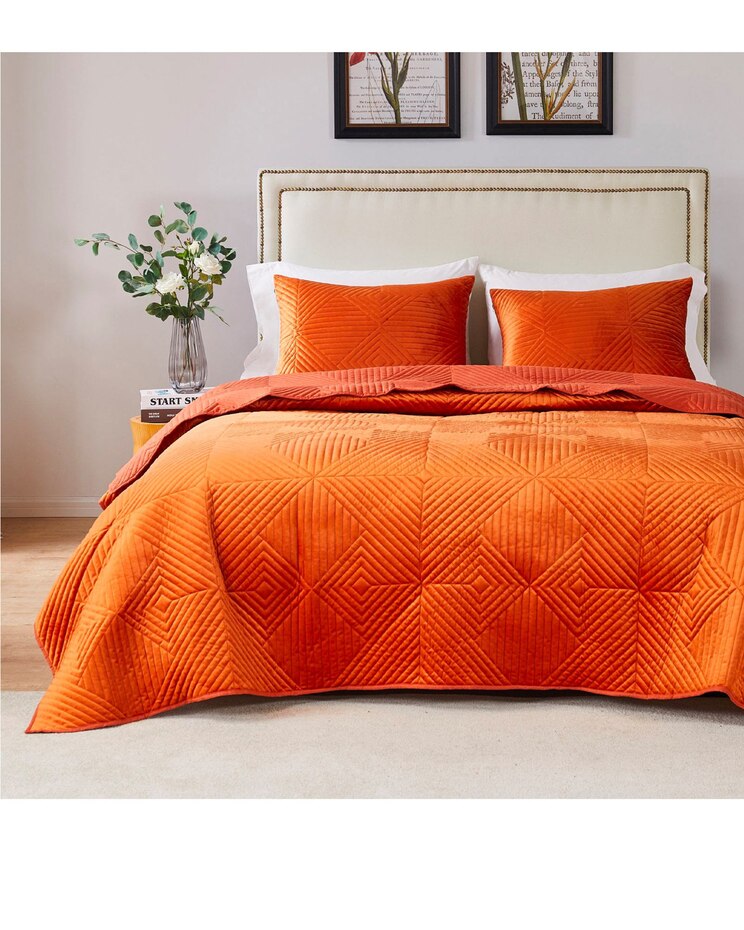 Riviera Velvet Quilt Set image number 1
