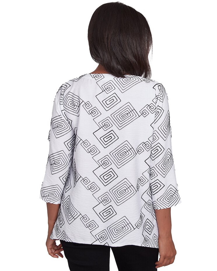 Alfred Dunner® Wild At Heart Geometric Woven Top with Necklace image number 2