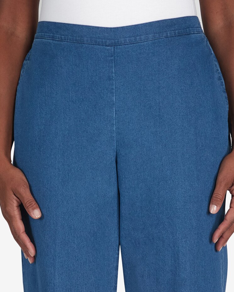 Alfred Dunner® Classic Fit Denim Capri Pant with Pockets image number 10