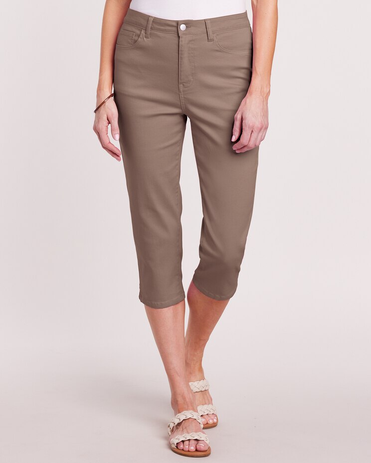 DenimEase™ Classic 5-Pocket Capris image number 1