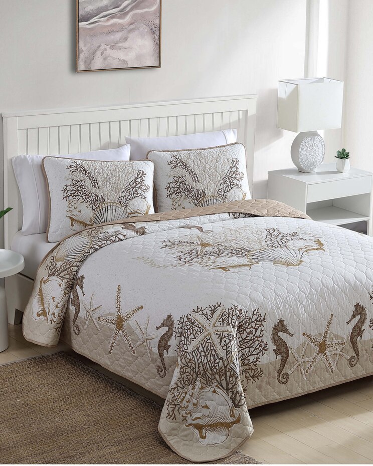 Caribbean Joe Coastal Quilt Set image number 1