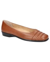 Easy Street Hayes Square Toe Flats thumbnail number 1